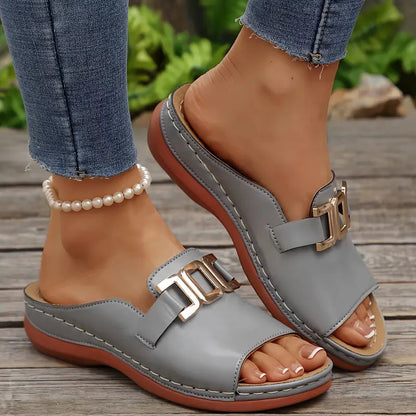 Lucerra - Buckle Strap Slide Sandals