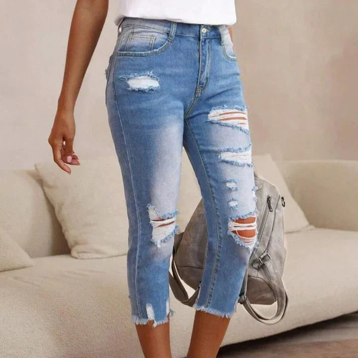 Delina - Distressed Jeans